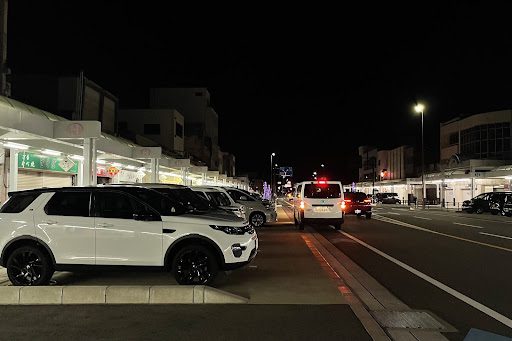 道路に縦列に停車する駐車場ではなく、横列に駐車する駐車場