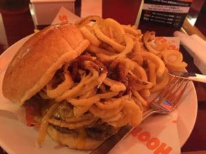 HOOTERS BBQバーガー