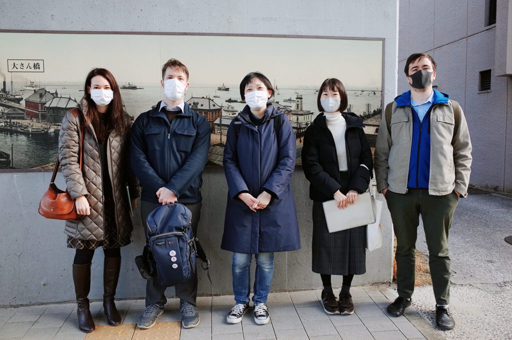 横浜市港湾局のご担当様、横浜みなと博物館の学芸員様と取材班