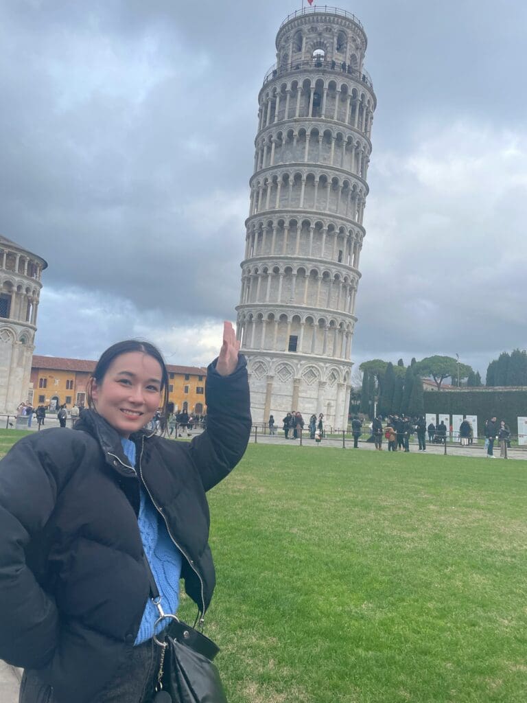 ２０２４年に家族でイタリア旅行に行った時のものです。ピザの斜塔、想像より大きかったです！