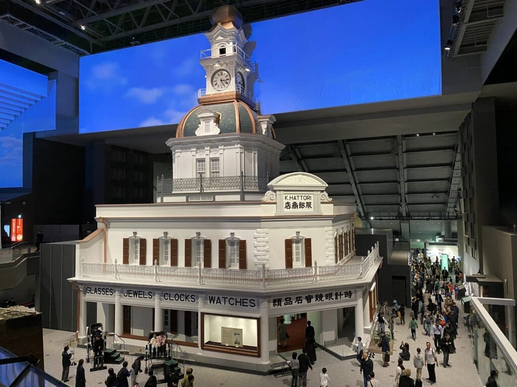 改修前の常設展入口周辺にある腹部時計店