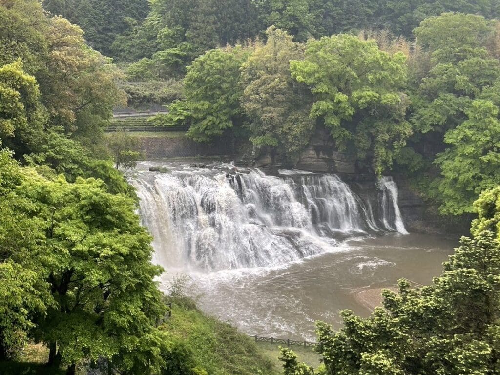 地元で有名な滝の写真