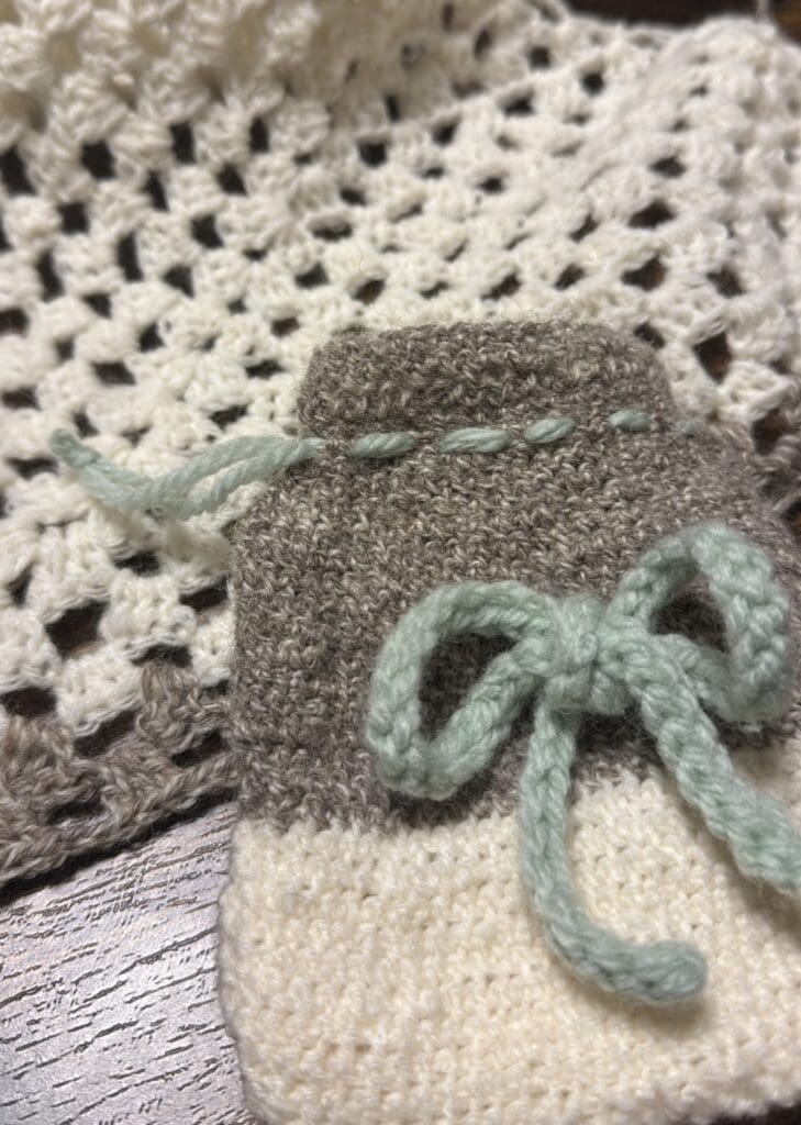 移動時間で作った編み物作品