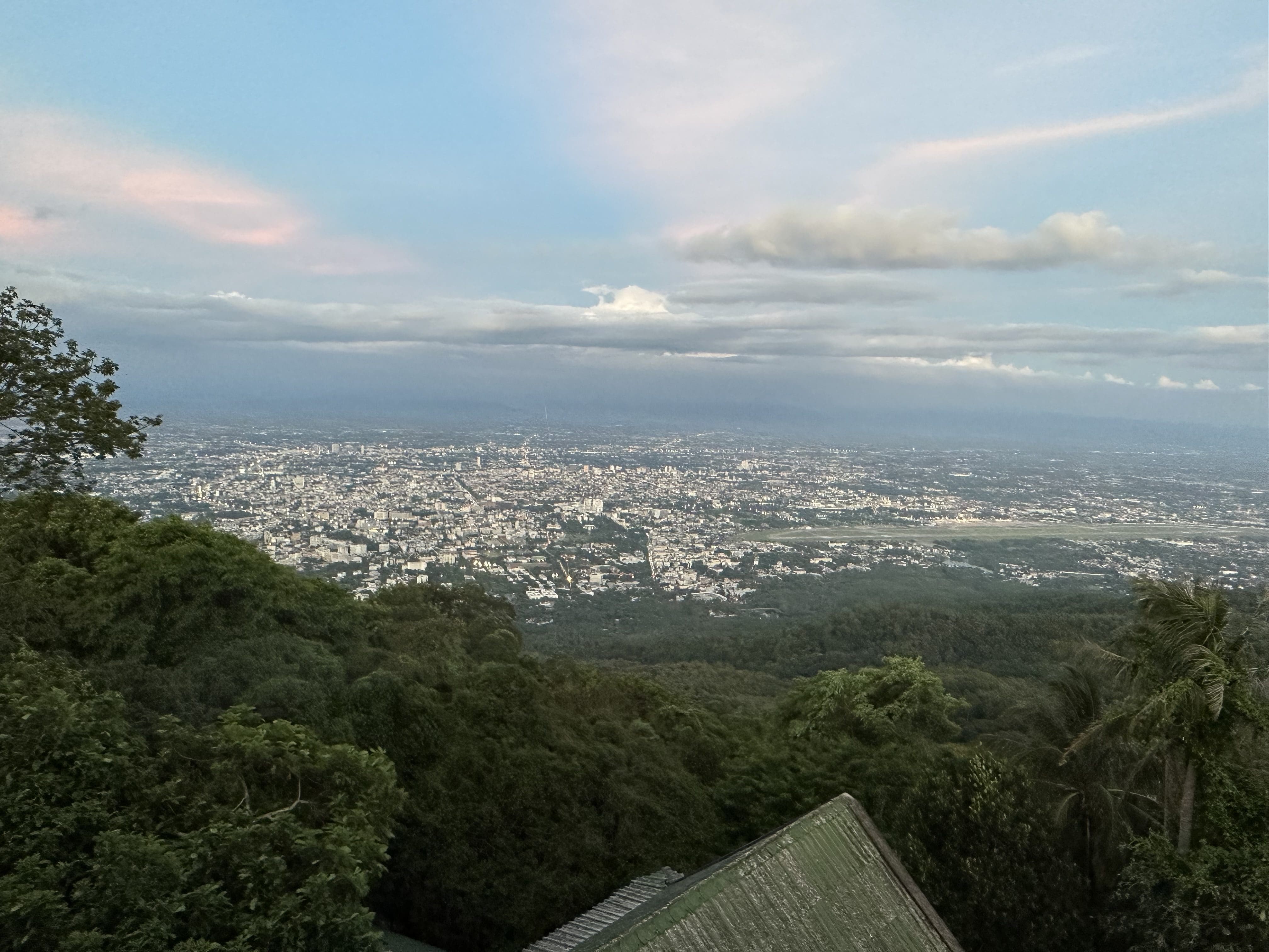 ドイ・ステープ寺院の展望デッキからの眺め