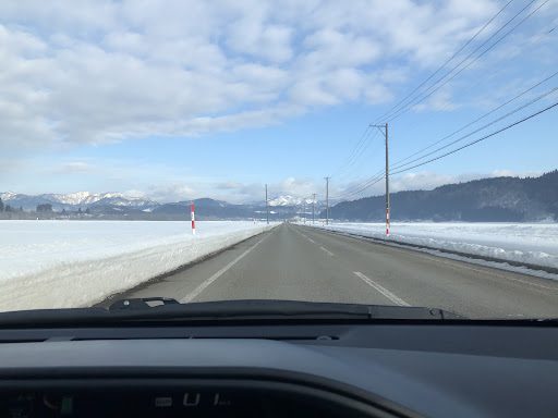 秋田県のまっすぐな道路